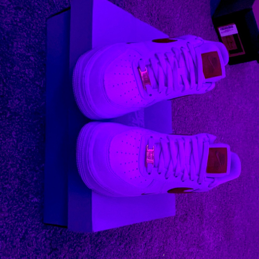 Womens AF1 Size 10 Red & White